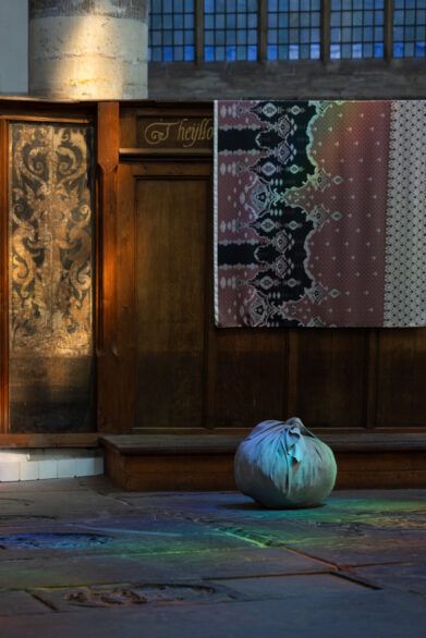 Kimsooja: To Breathe – Mokum | Oude Kerk