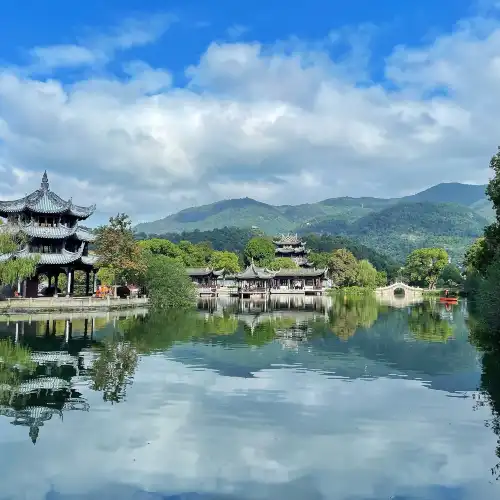 สวนสาธารณะทะเลสาบตะวันออก