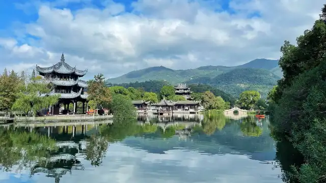 สวนสาธารณะทะเลสาบตะวันออก