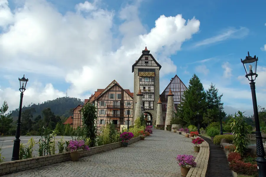 Japanese Village at Colmar Tropicale