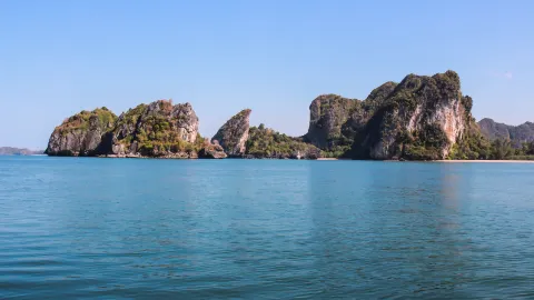 Ko Phi Phi Lee attraction in Phi Phi Islands