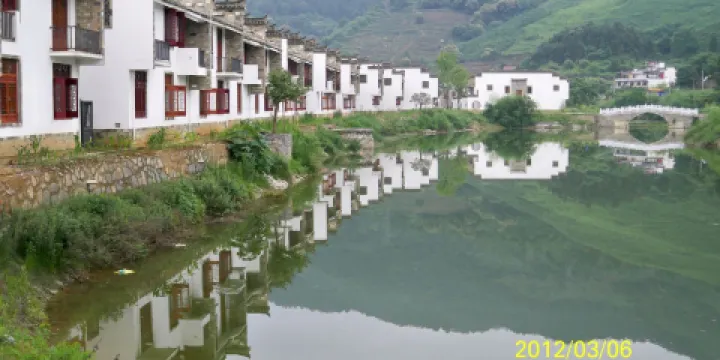 桃花潭畔旅遊度假區