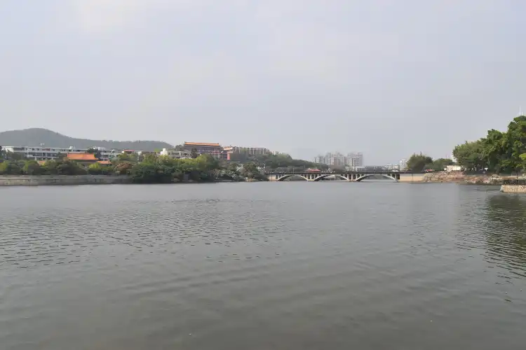 Hotels near Yanshanhu Shengyu Culture Park