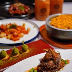 荟廷·晶萃(静安晶品店) User Photo