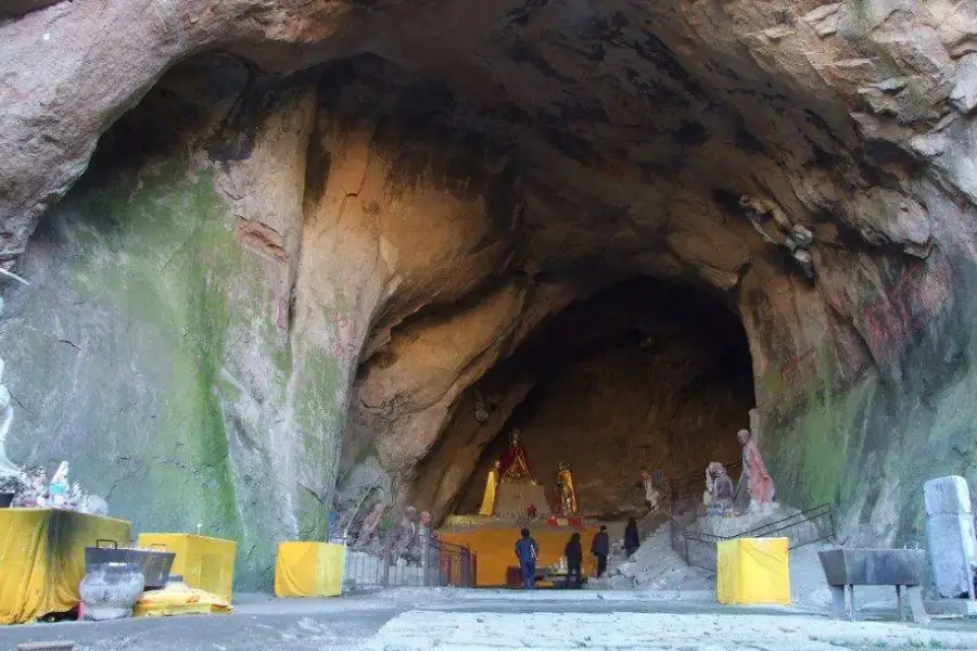 Xuanyang Cave