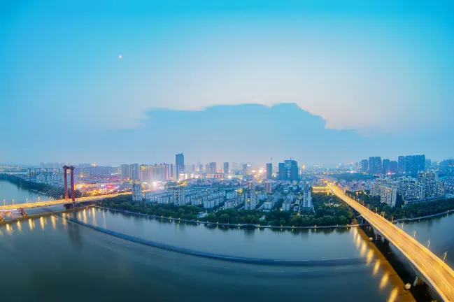 Отели рядом с достопримечательностью «»