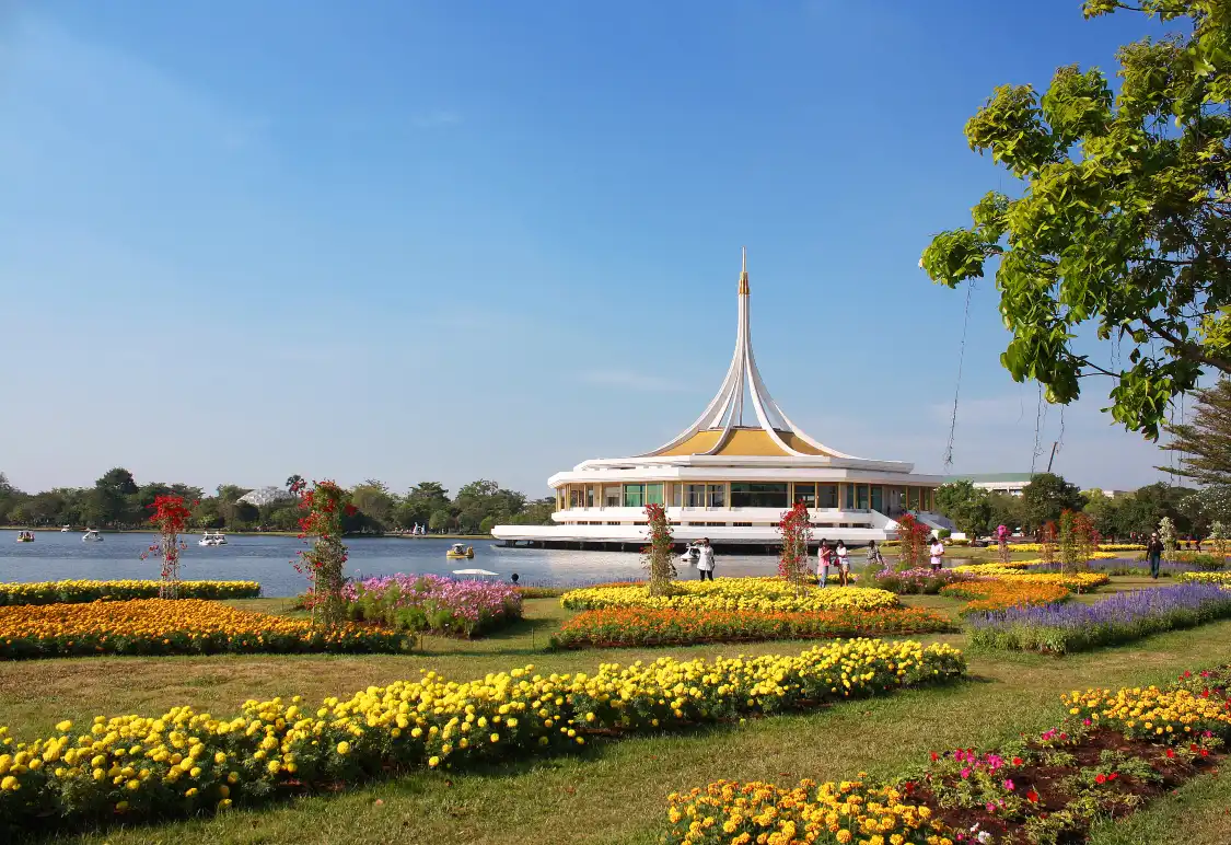 Hotels near Suan Luang Rama IX Park