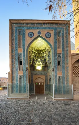 Vé máy bay Isfahan đi Sân bay quốc tế Nội Bài