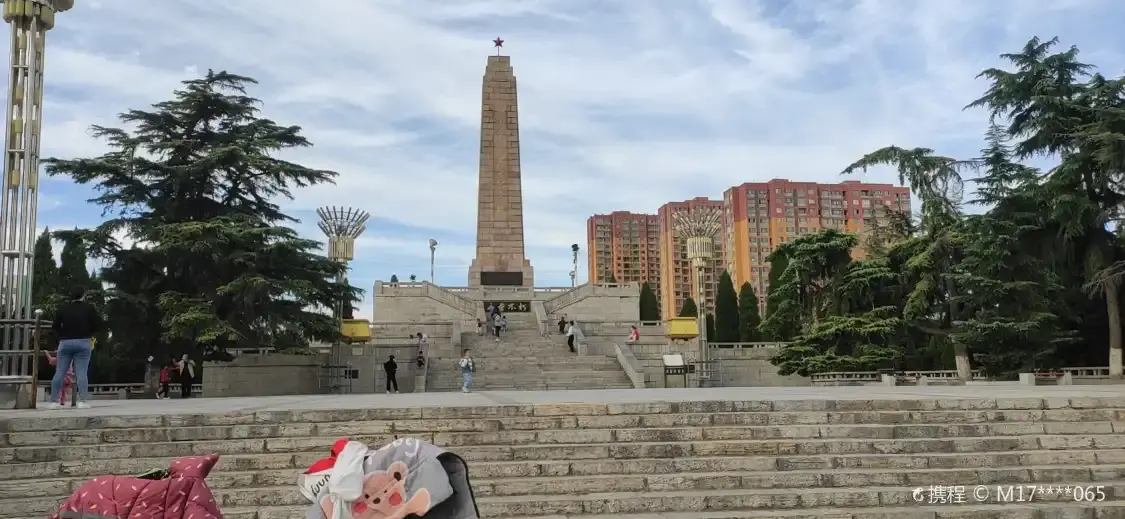 Hotels near Huxi Cemetery of Revolutionary Martyrs