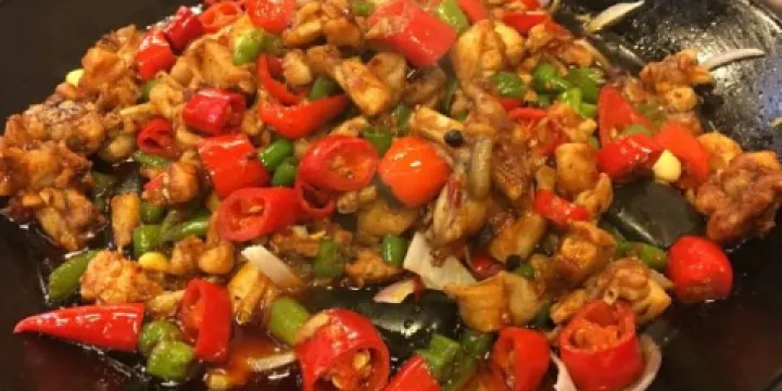 青島扎啤家鄉土菜館（嵊州店）