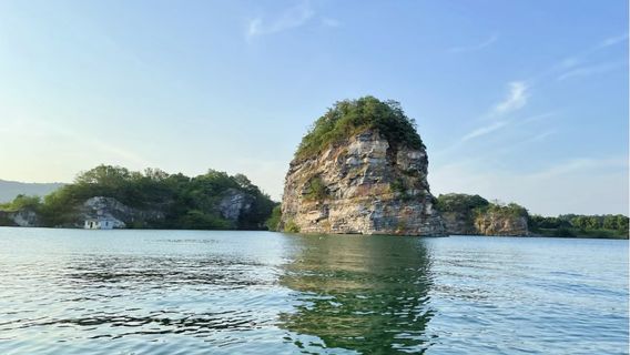 Danyang Qifeng Mountain Scenic Area