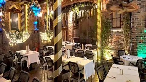 Eden Garden Bar & Grill in 패서디나