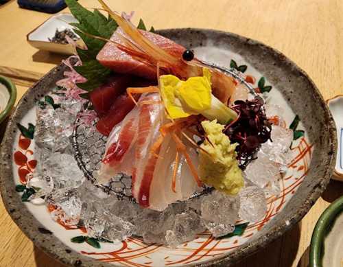 熱田蓬萊軒(松阪屋店)
