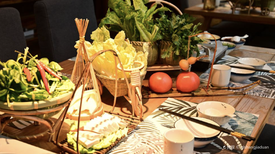 海螺沟同堂·Secret Garden Holiday Villa·雪山观景野奢度假温泉美墅·小术林别院雪山观景餐厅