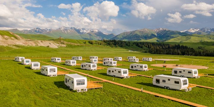 Tangbula Hundred-Mile Gallery Mountain and Camp