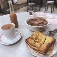 上環60年歷史茶檔 必食煎西多士