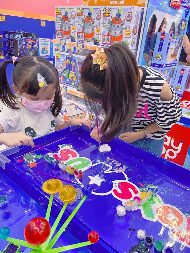 東九龍最大嘅玩具反斗城