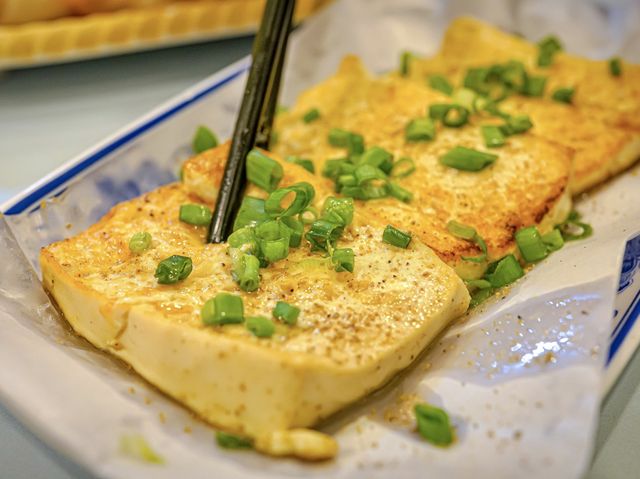 湯餃煎餃金沙餃，食返十隻一定飽