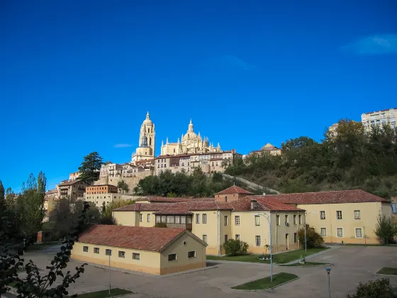 Palace of Villena โรงแรมใกล้เคียง