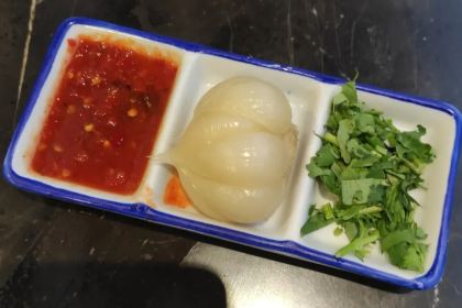 三顾香牛羊肉泡馍(亚美华宇大厦店)