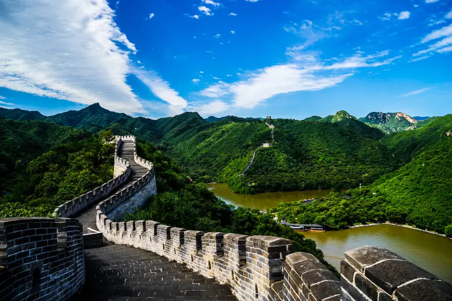 Huanghuacheng Shui Changcheng Gao Mountain Drifting