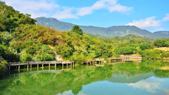 The Shuanglongtan Nature and Fitness Resort