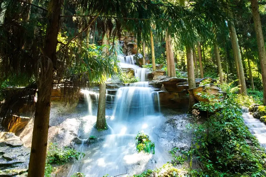 Hotels near Nanbao Mountain