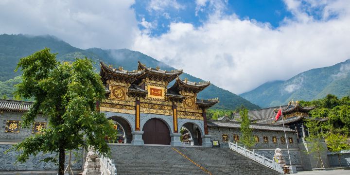 Lingshan Scenic Spot