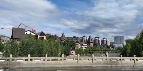 的角落--旅行書吧