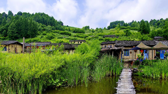 Jinjiang Wooden House Village