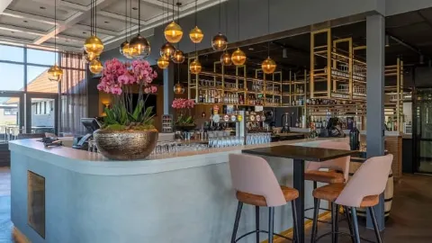 Restaurant RJ in 德科克斯多普