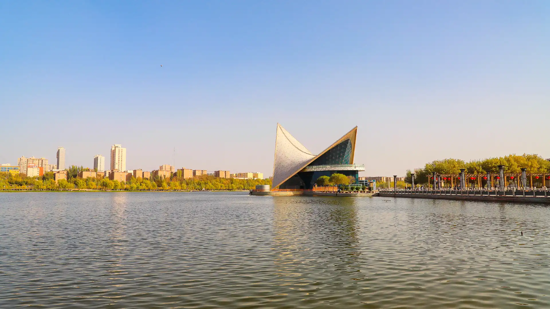 Hotels near Donghu Park