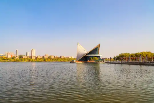 โรงแรมใกล้สวนสาธารณะทะเลสาบตะวันออก