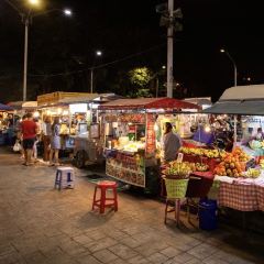 Thung Sri Muang Night Market User Photo
