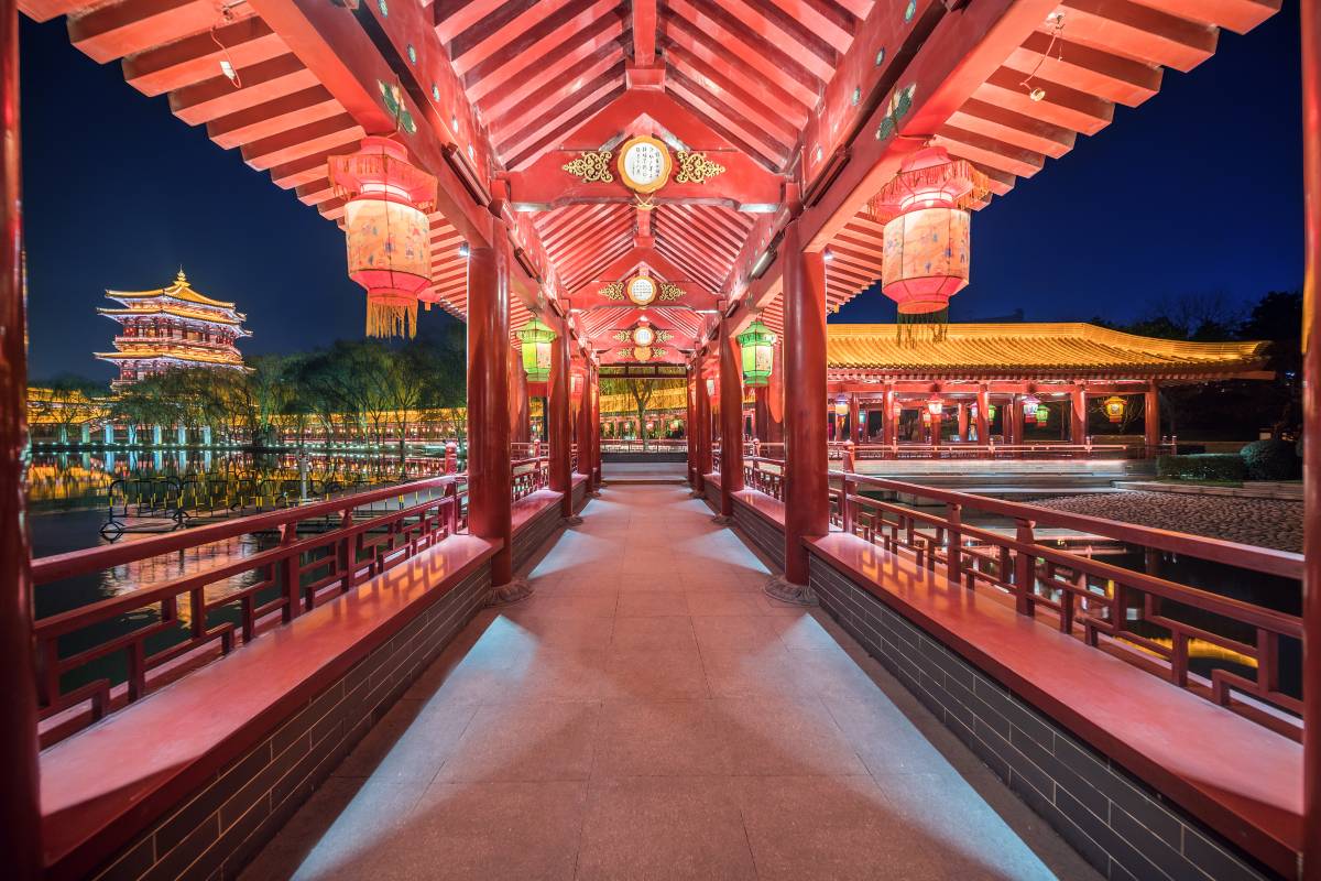 10. Experience the Grandeur of Tang Dynasty History at Tang Paradise