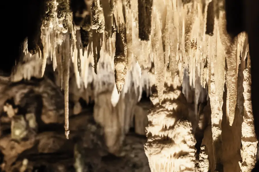 Hinagdanan Cave