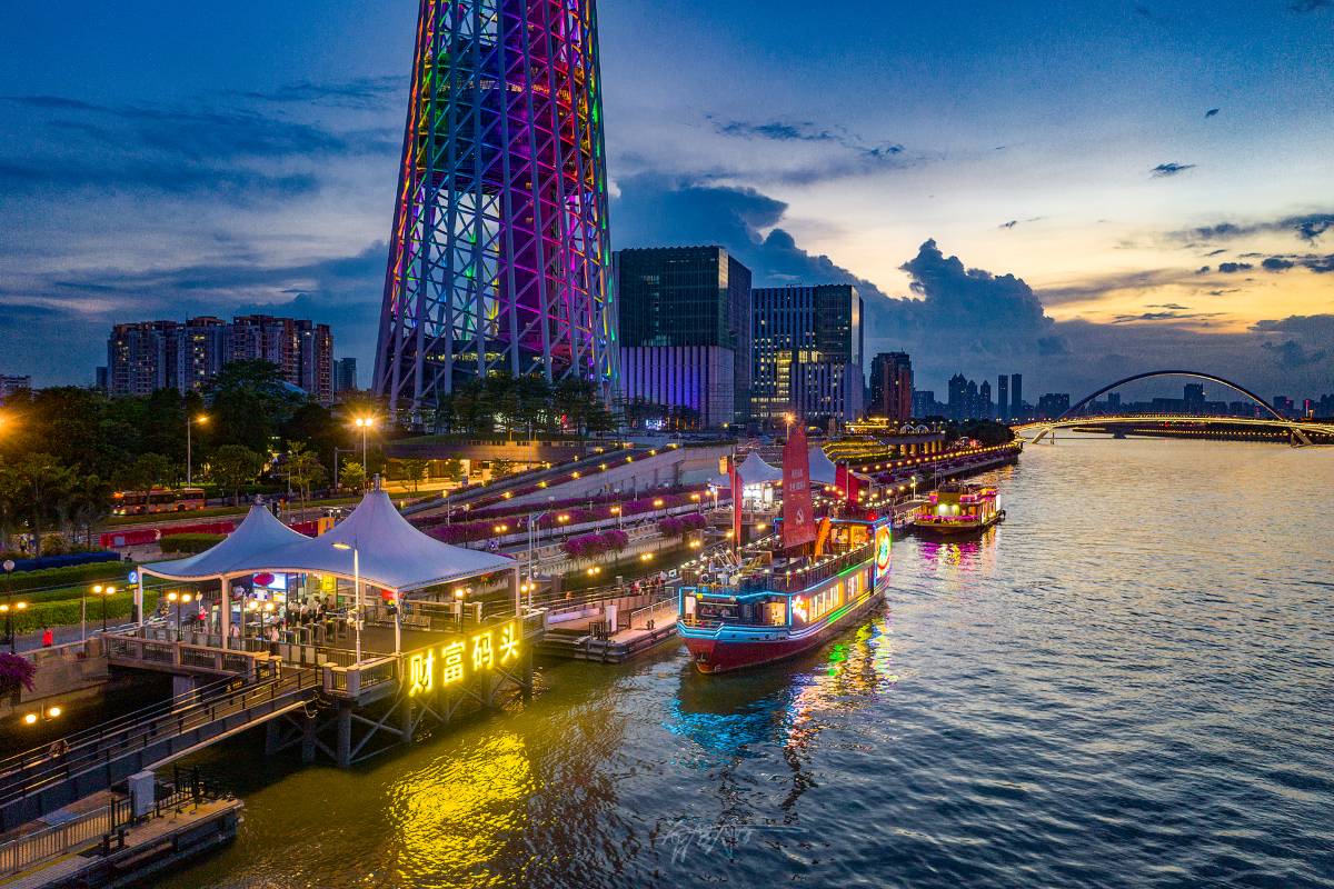 8. 🌊 Pearl River Odyssey: Guangzhou’s Liquid Highway