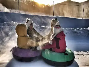 Mingshan Oasis Ski Resort