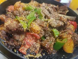 清真尕穆萨美食城总店