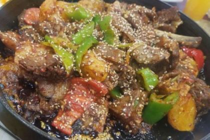 清真尕穆萨美食城总店