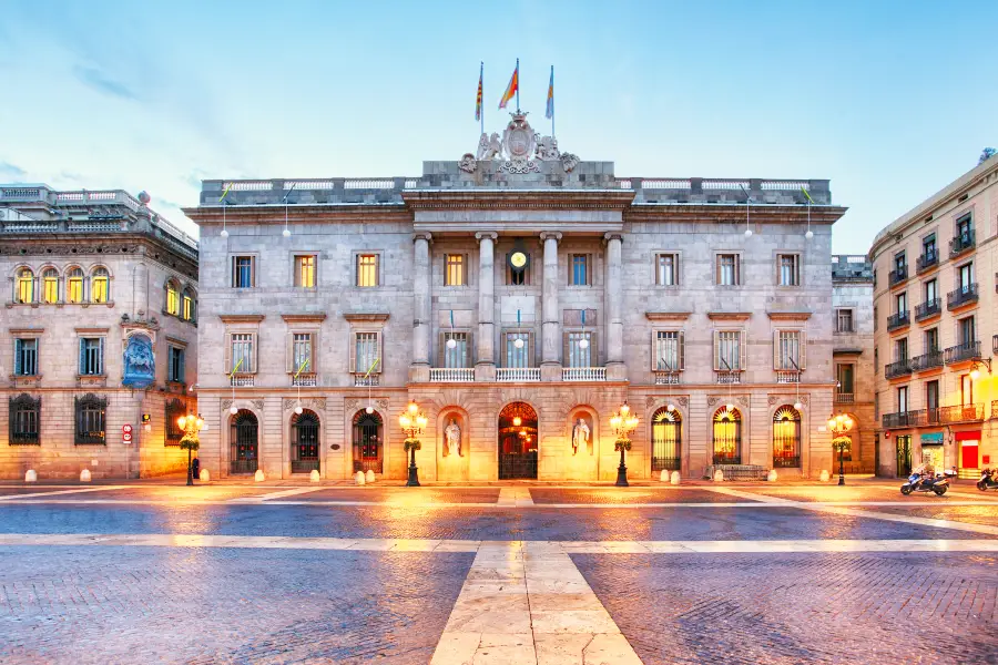 City Hall (Casa de la Ciutat / Ayuntamiento)