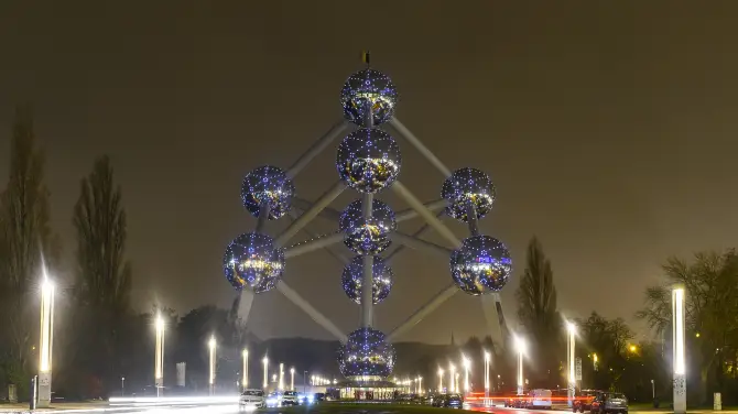 2_Atomium
