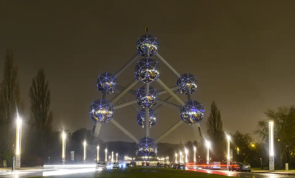 2_Atomium