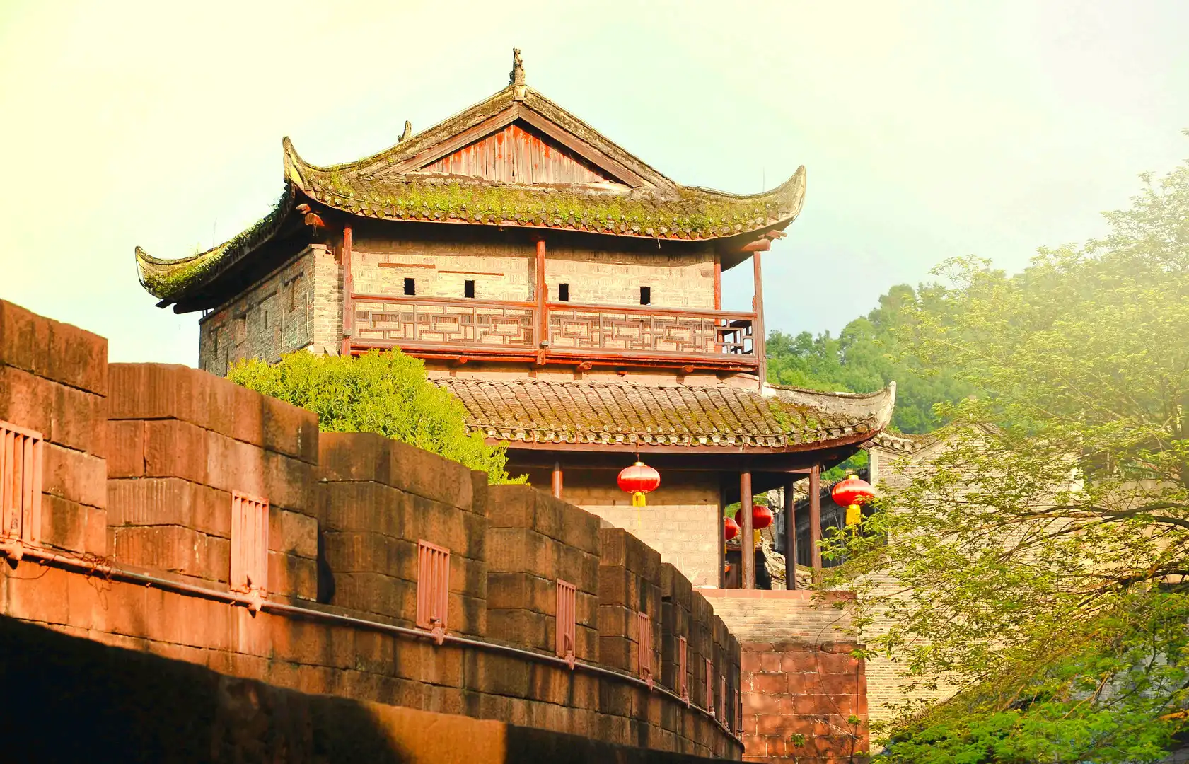 鄰近鳳凰古城樓(北門城樓)的酒店