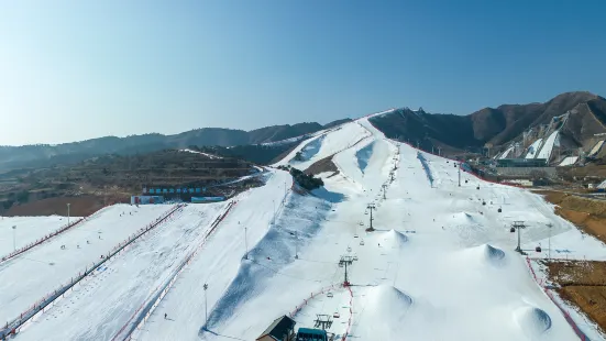 七山滑雪度假區