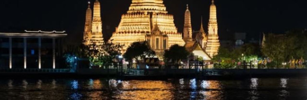 ห้องทานข้าวสุพรรณิการ์ ท่าเตียน