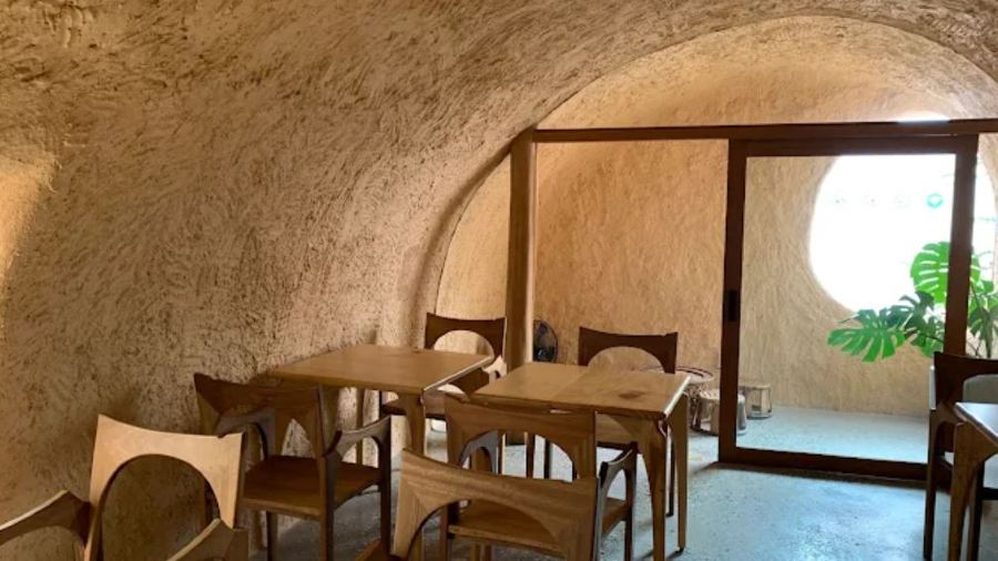 Ola Cafe - 31 Nguyễn Hữu Huân