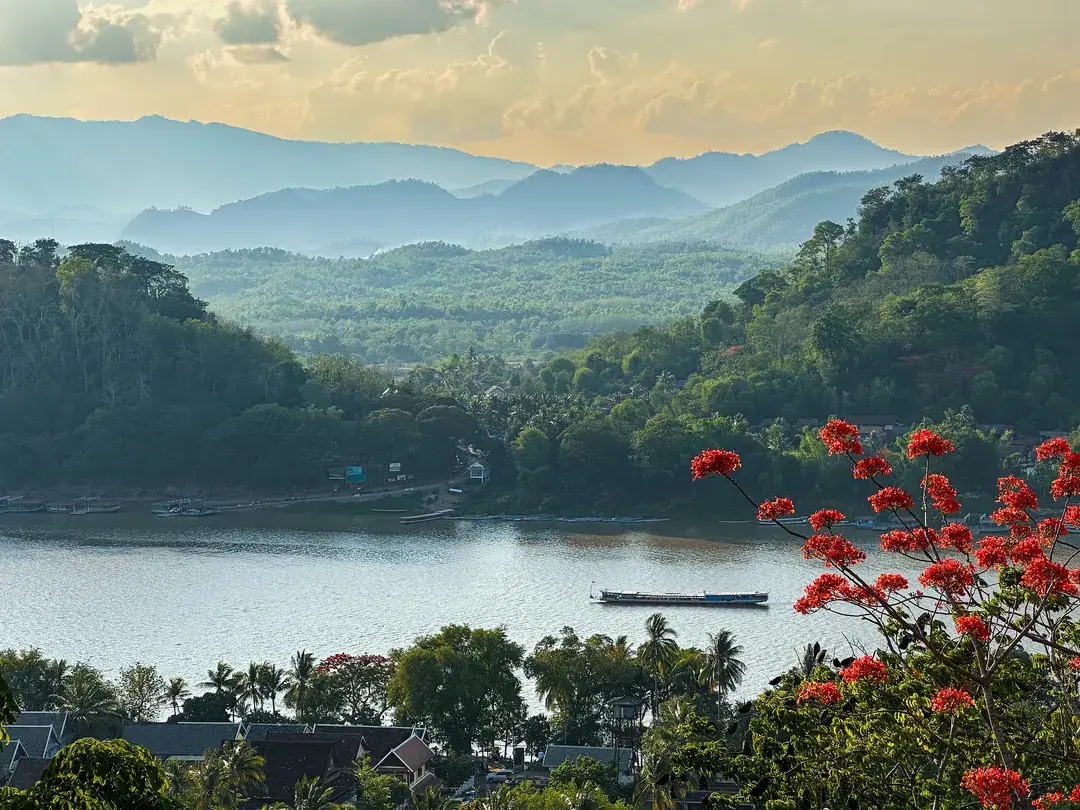 3_พระธาตุพูสี
