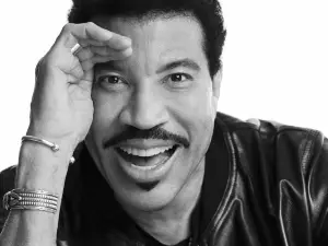 Hartford | Lionel Richie and Earth, Wind & Fire - Sing a Song All Night Long