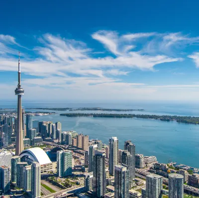 Отели рядом с достопримечательностью «Canada Permanent Building»